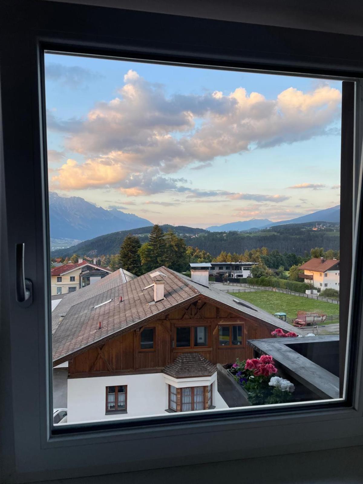 Suite Mutters Innsbruck Extérieur photo